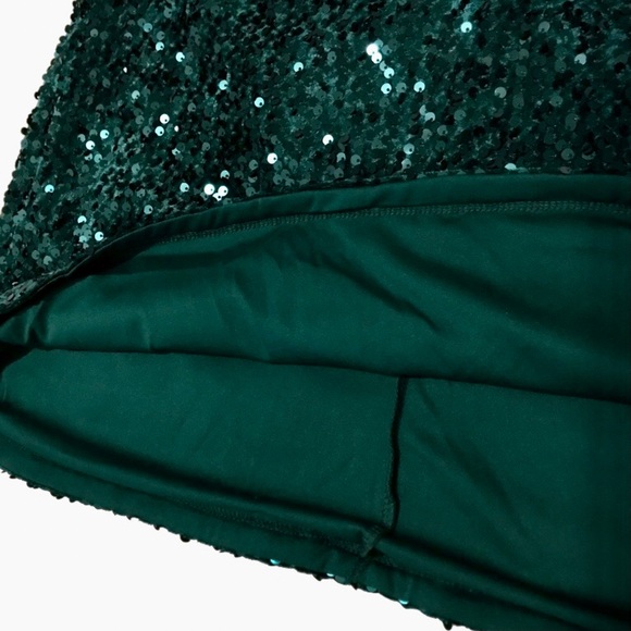 Sexy, Fun Sequined Mini Skirt - Picture 6 of 7